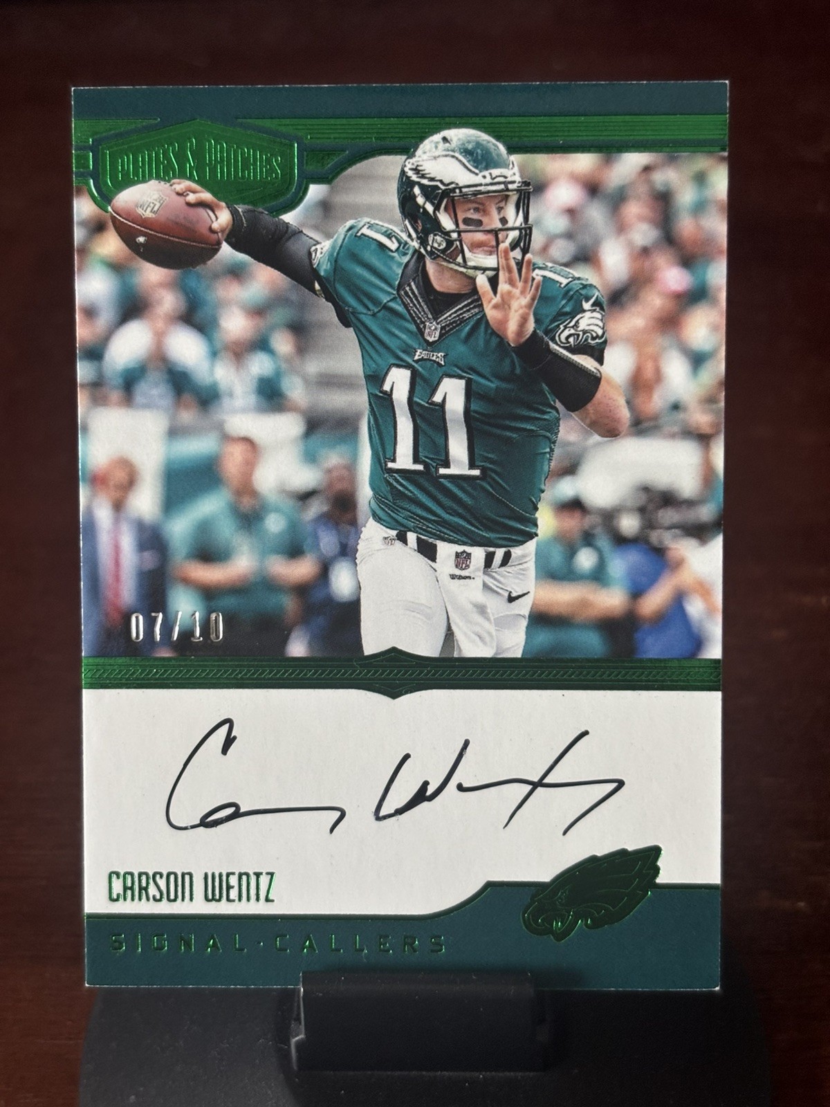Panini 2016 Plates & Patches Carson Wentz Green Foil On Card Auto /10 Panini 2016 Plates & Patches Carson Wentz Green Foil On Card Auto /10