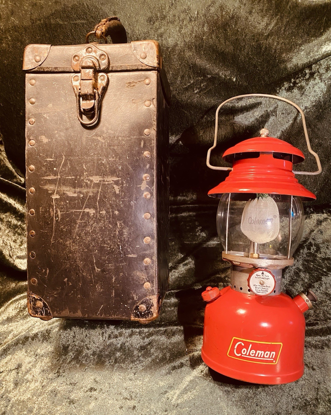 Vintage Coleman 200A Red Single Mantle Lantern 1957 With Rare Case USA