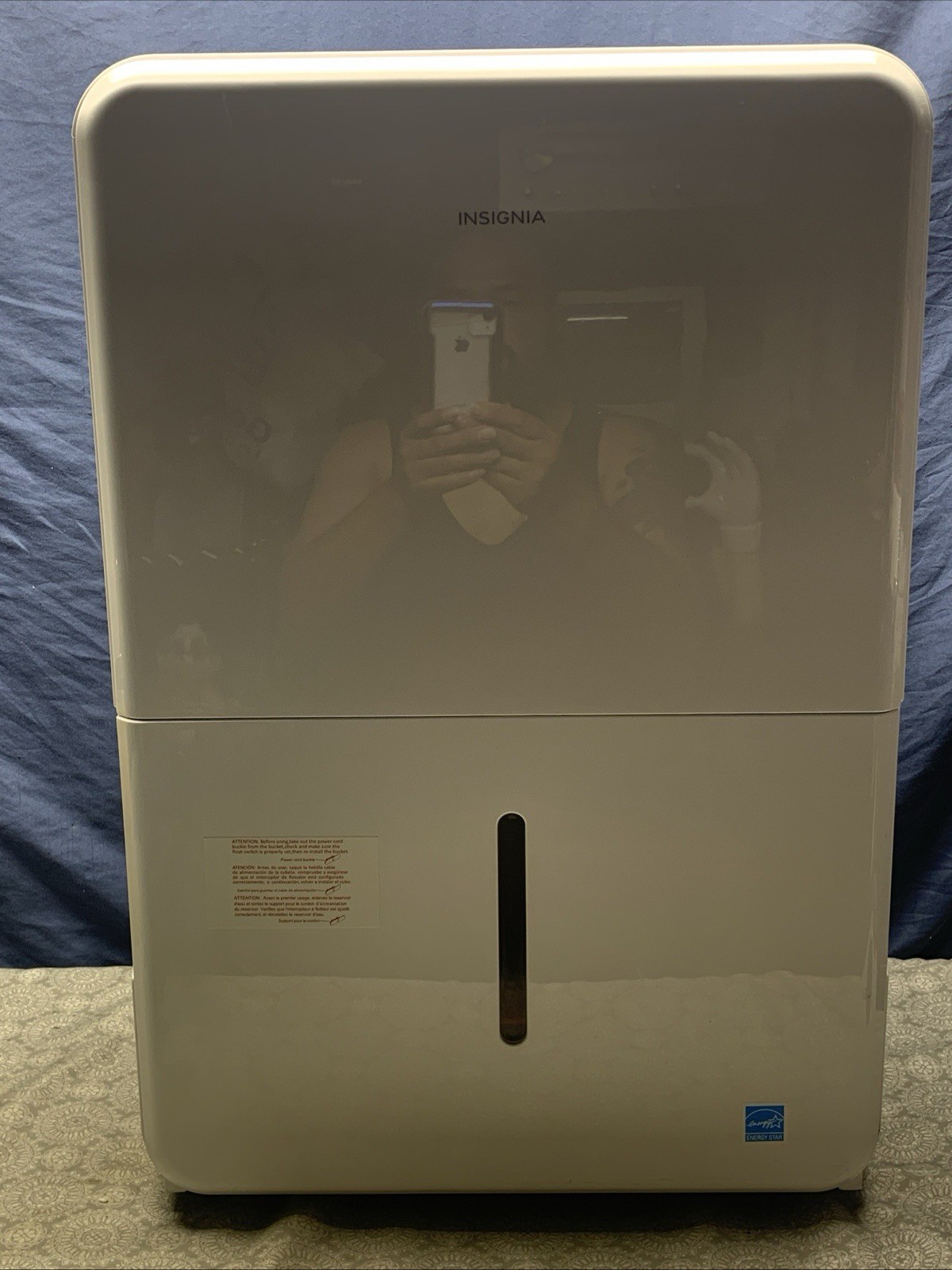 Insignia-50- Pint ( NS-DH50WH1) Dehumidifier - White Insignia-50- Pint ( NS-DH50WH1) Dehumidifier - White