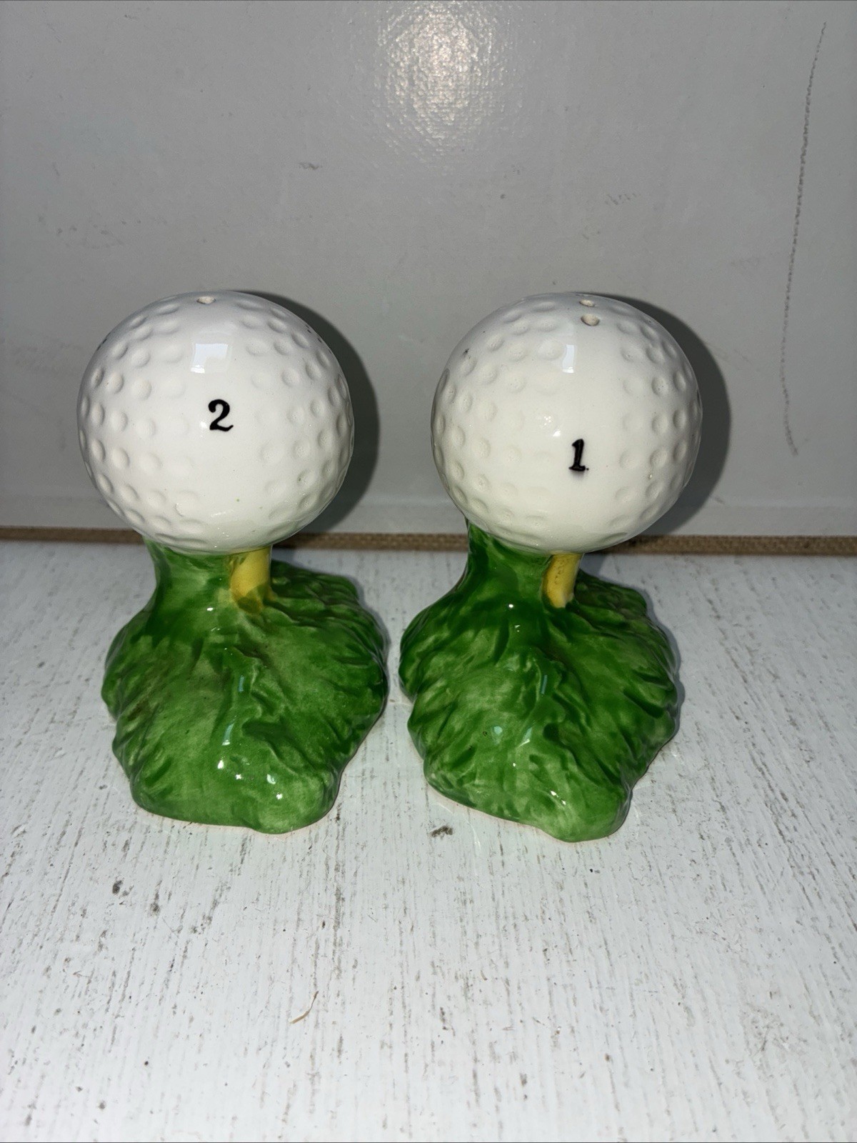 Vintage Enesco Golf Ball on Tee Ceramic Salt and Pepper Shakers made in Japan Vintage Enesco Golf Ball on Tee Ceramic Salt and Pepper Shakers made in Japan