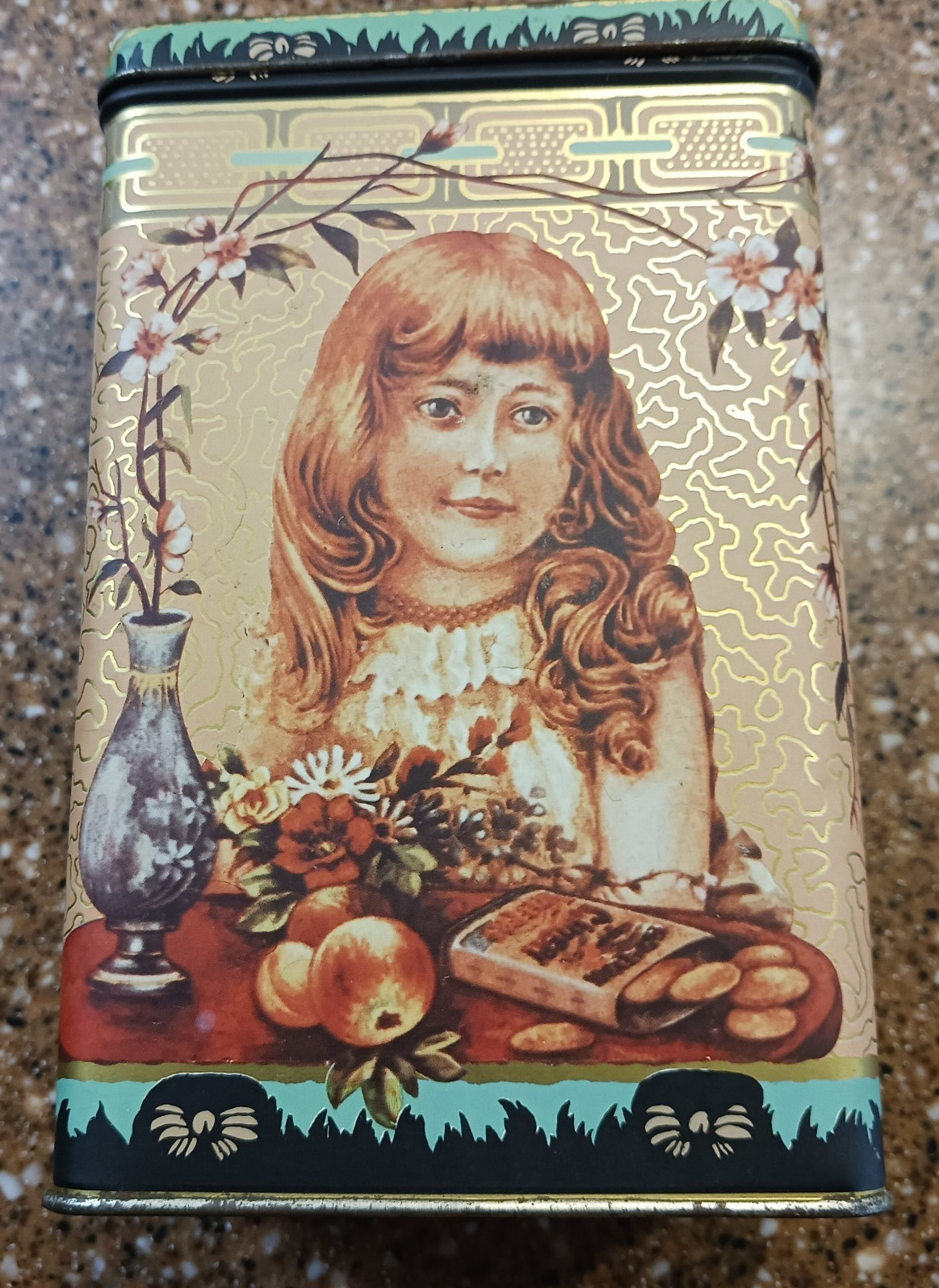 Vintage Tin, Home Made Ginger Wafers by Famous Biscuit Company, Bristolware