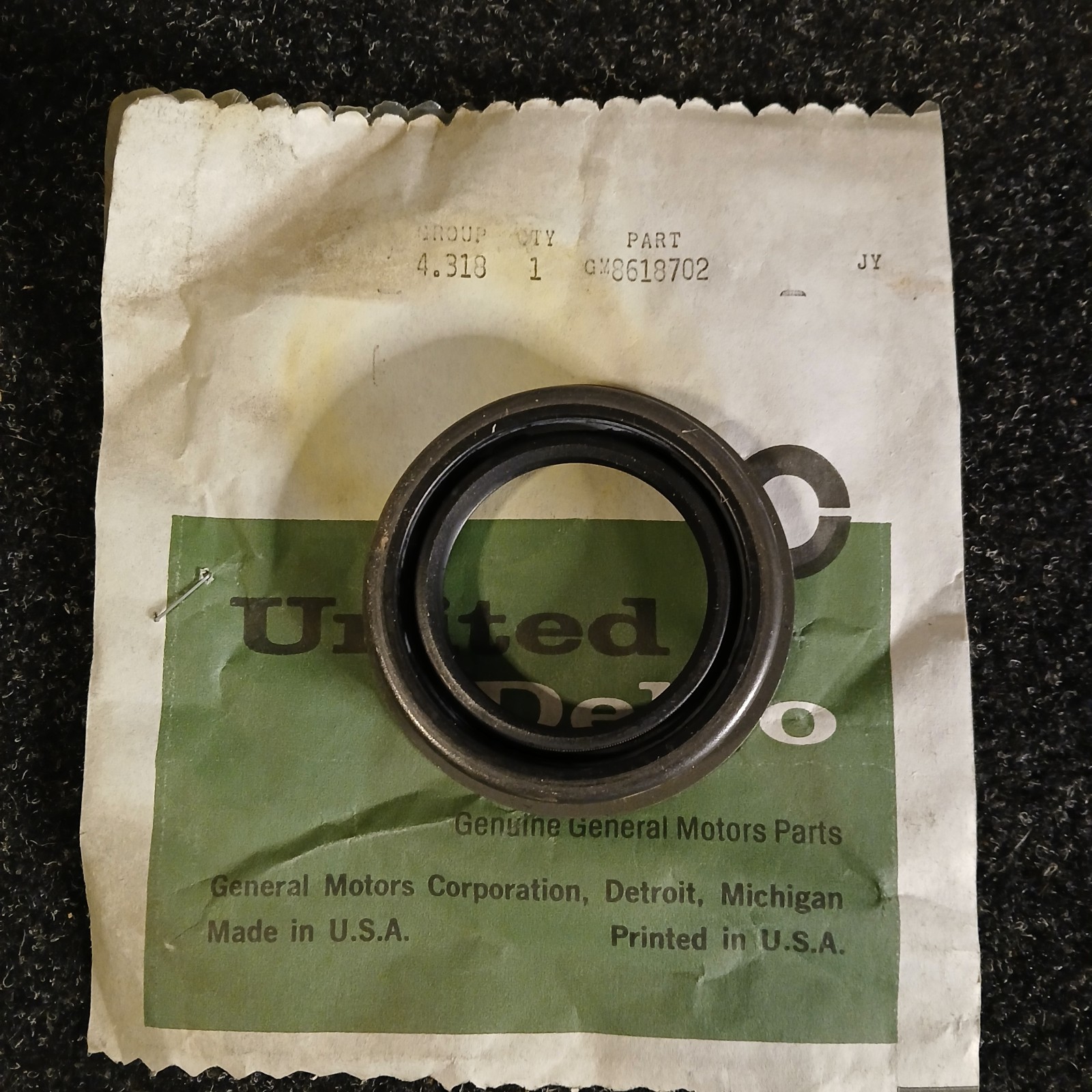 1952 - 1964 Buick Cadillac Chevy Olds Delco Trans Rear Seal GM # 8618702 NOS OEM 1952 - 1964 Buick Cadillac Chevy Olds Delco Trans Rear Seal GM # 8618702 NOS OEM