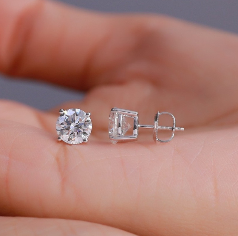 IGI Certified 0.50 Ct-6.00 Ct Lab Grown Diamond Solitaire Stud Earrings 14K Gold