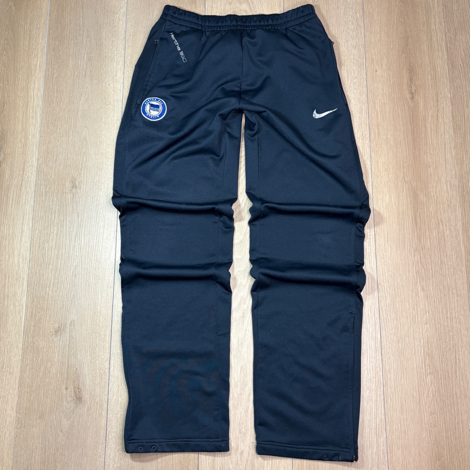 Vintage Nike Hertha BSC Berlin Mens Soccer Training Pants Black Joggers Medium Vintage Nike Hertha BSC Berlin Mens Soccer Training Pants Black Joggers Medium