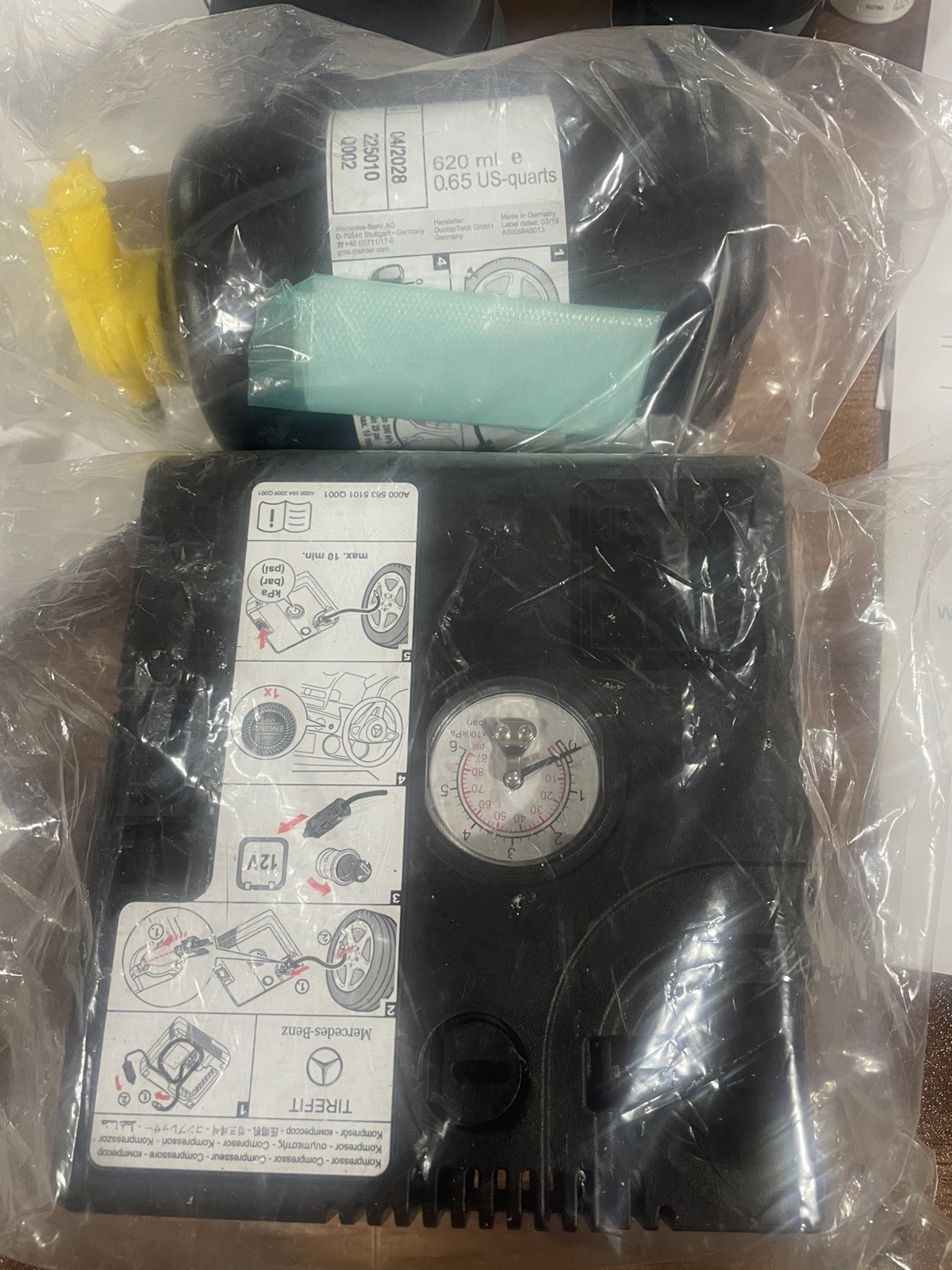 OEM Mercedez-Benz Air Tire Pump Compressor Tirefit 620 ML Brand New Black OEM Mercedez-Benz Air Tire Pump Compressor Tirefit 620 ML Brand New Black