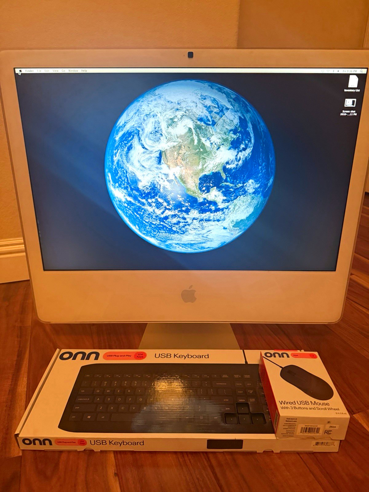 Vintage COLLECTOR 2006 APPLE IMAC 20” WIDESCREEN + Key & Mouse (Mint Condition) Vintage COLLECTOR 2006 APPLE IMAC 20” WIDESCREEN + Key & Mouse (Mint Condition)