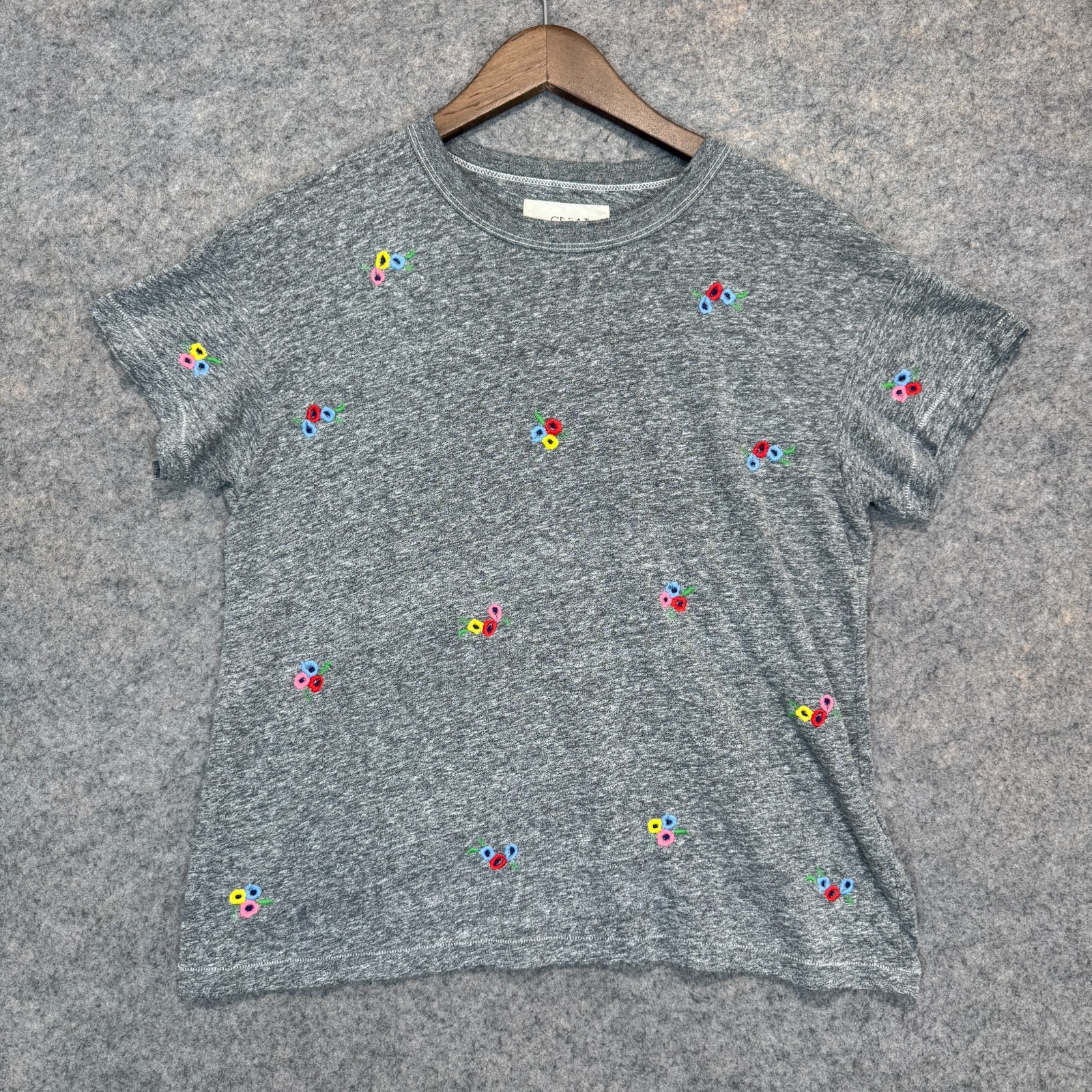 the GREAT Tossed Floral Embroidered Crop Tee Shirt Womens XS 0 Relaxed Gray the GREAT Tossed Floral Embroidered Crop Tee Shirt Womens XS 0 Relaxed Gray