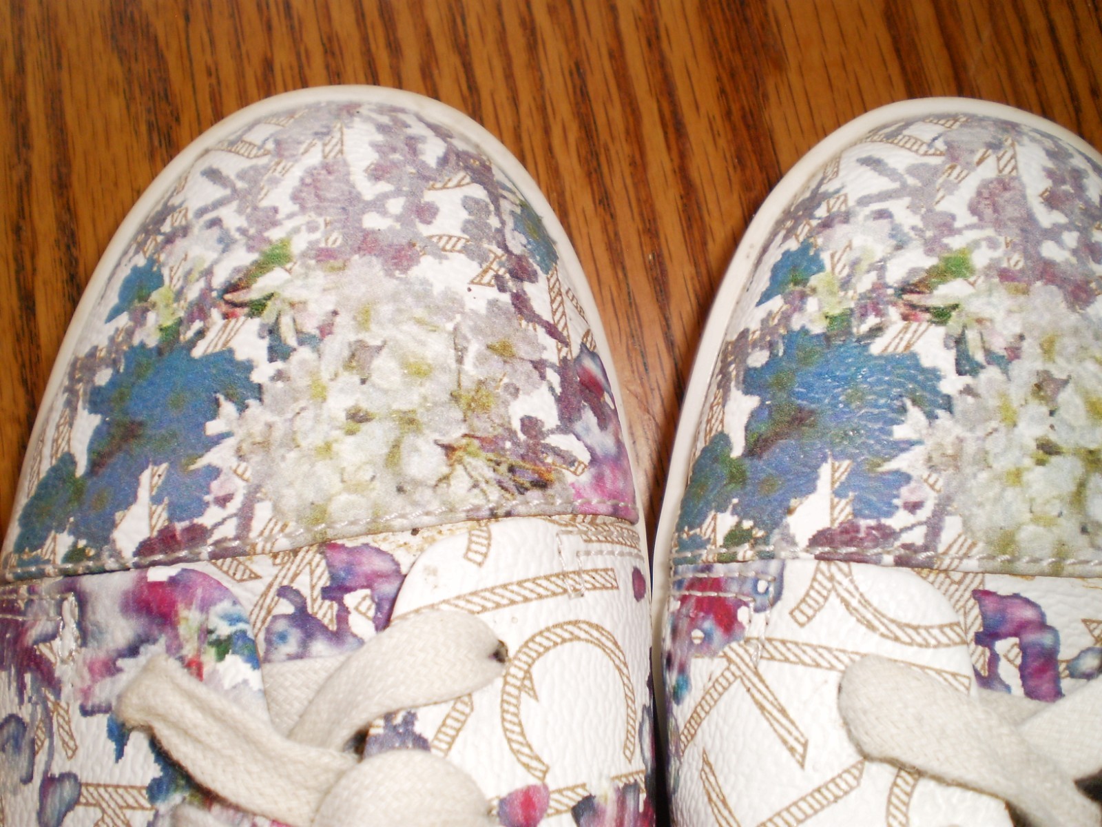 Calvin Klein womens shoes Imilia size 7.5 off white Calvin Klein womens shoes Imilia size 7.5 off white