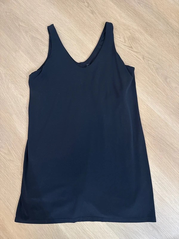 Athleta Transcend Dress Sleeveless V Neck Lightweight Stretch Travel Athleta Transcend Dress Sleeveless V Neck Lightweight Stretch Travel