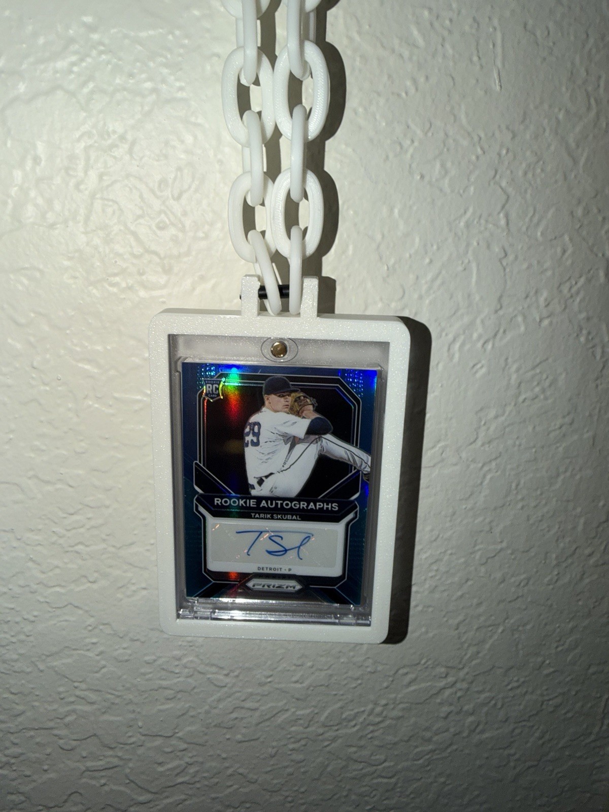3D Printed Magnetic One Touch Card Holder Chain Necklace 3D Printed Magnetic One Touch Card Holder Chain Necklace