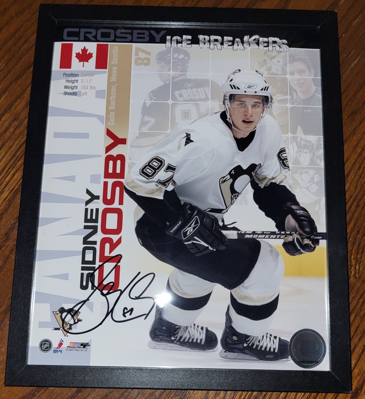 Sidney Crosby Ice Breakers 8x10 Rookie Photo File Penguins Framed Auto (No COA) Sidney Crosby Ice Breakers 8x10 Rookie Photo File Penguins Framed Auto (No COA)