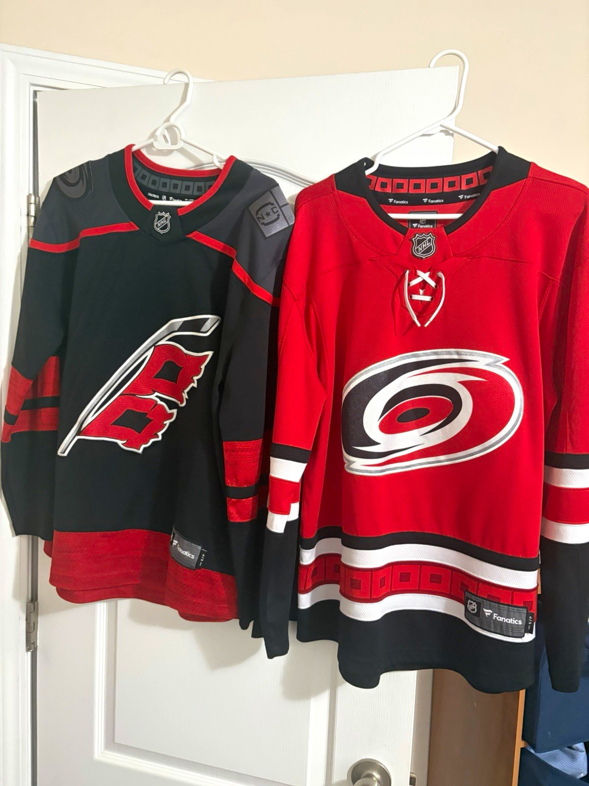 Fanatics Carolina Hurricanes Red/Black NHL Hockey Fan Jersey and sweater men’s s