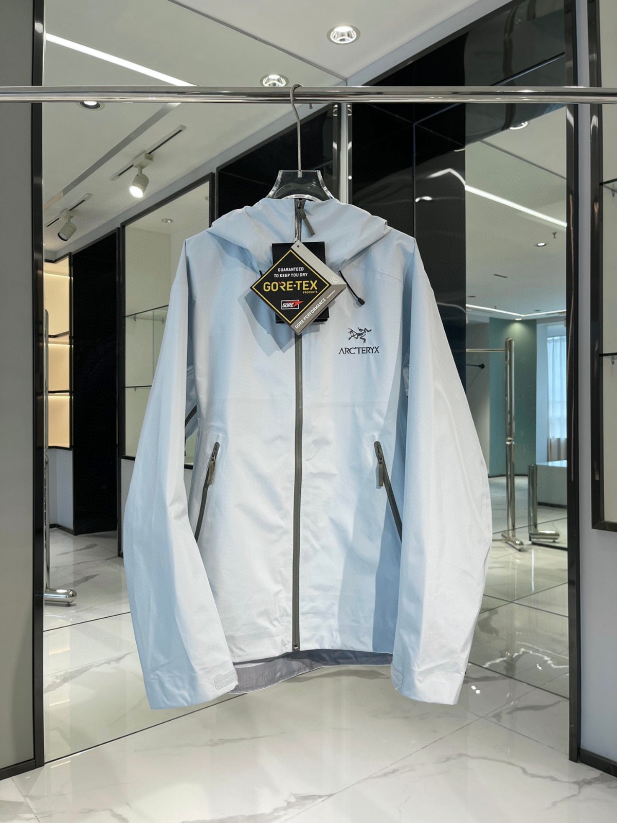 Fashion ARC Beta LT Coat Waterproof Camping Outdoor Light Blue Travel Jackets