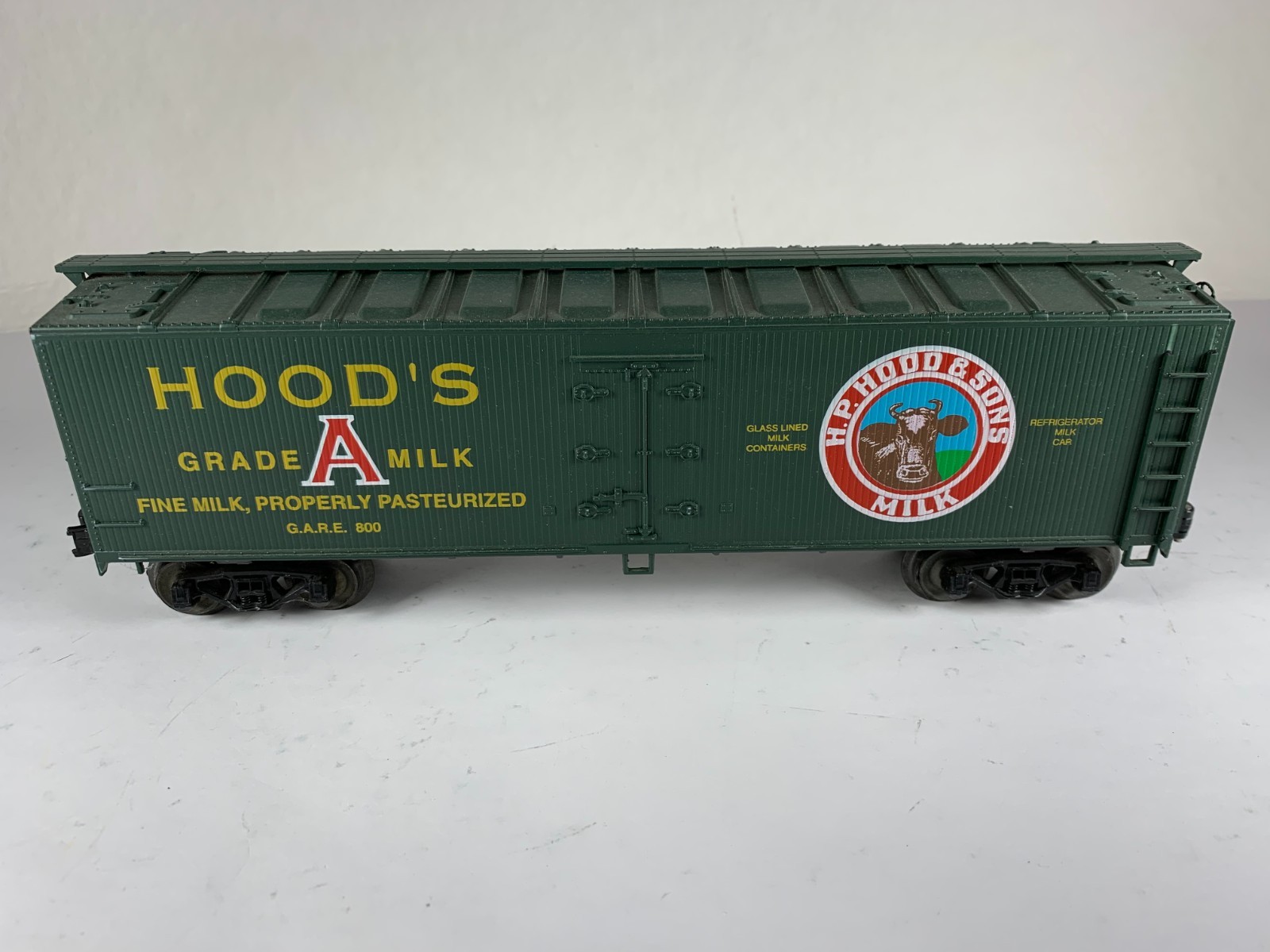 WEAVER \'O\' 3-RAIL #U3101, HOOD\'S MILK REFRIGERATOR CAR #800, OB