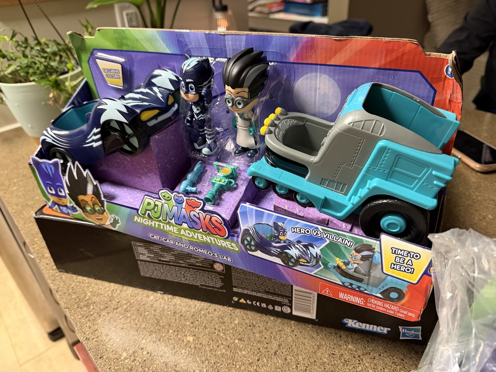 Disney Junior PJ Masks Cat-Car & Romeo\'s Lab Toys “R” Us Exclusive& Figure New Disney Junior PJ Masks Cat-Car & Romeo\'s Lab Toys “R” Us Exclusive& Figure New