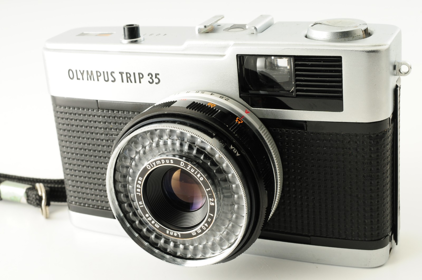 Olympus Trip 35 Film Camera D.Zuiko 40mm f2.8 Lens [N-MINT/Tested] Red flag OK