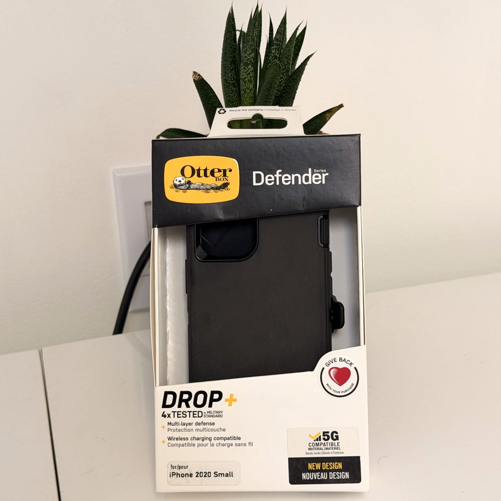 New OtterBox Defender Series Case for iPhone 12 mini Black 77-65352