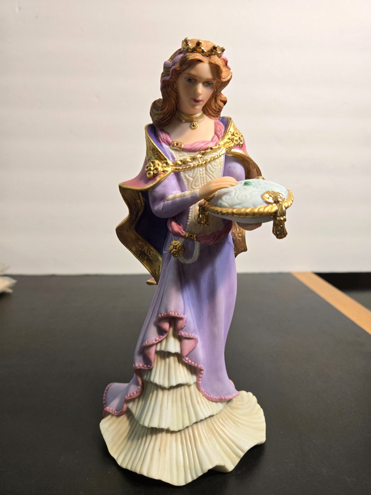 Lenox The Princess and the Pea Legendary Princesses Collection 1993 excellent Lenox The Princess and the Pea Legendary Princesses Collection 1993 excellent