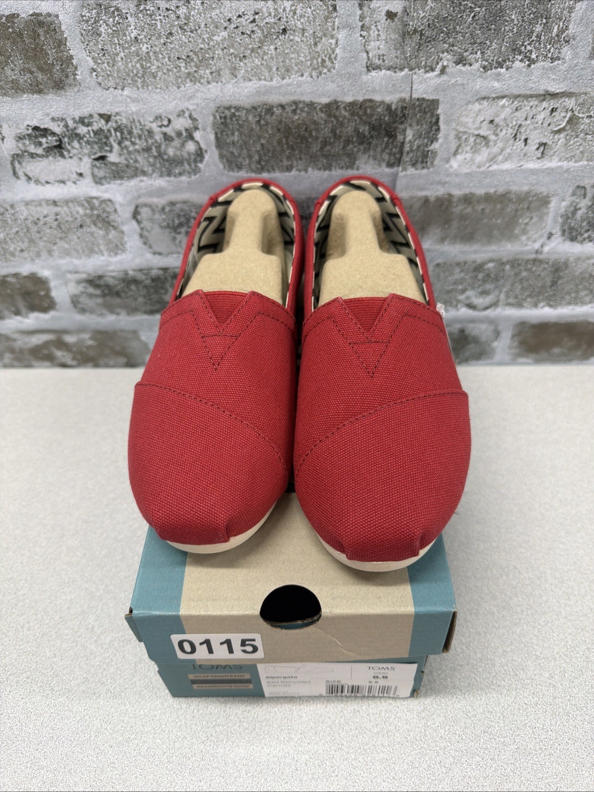 Tom’s Women Classic Flat Shoe Red Loafers Canvas Size 6.5 Slip On Alpargata NWT Tom’s Women Classic Flat Shoe Red Loafers Canvas Size 6.5 Slip On Alpargata NWT