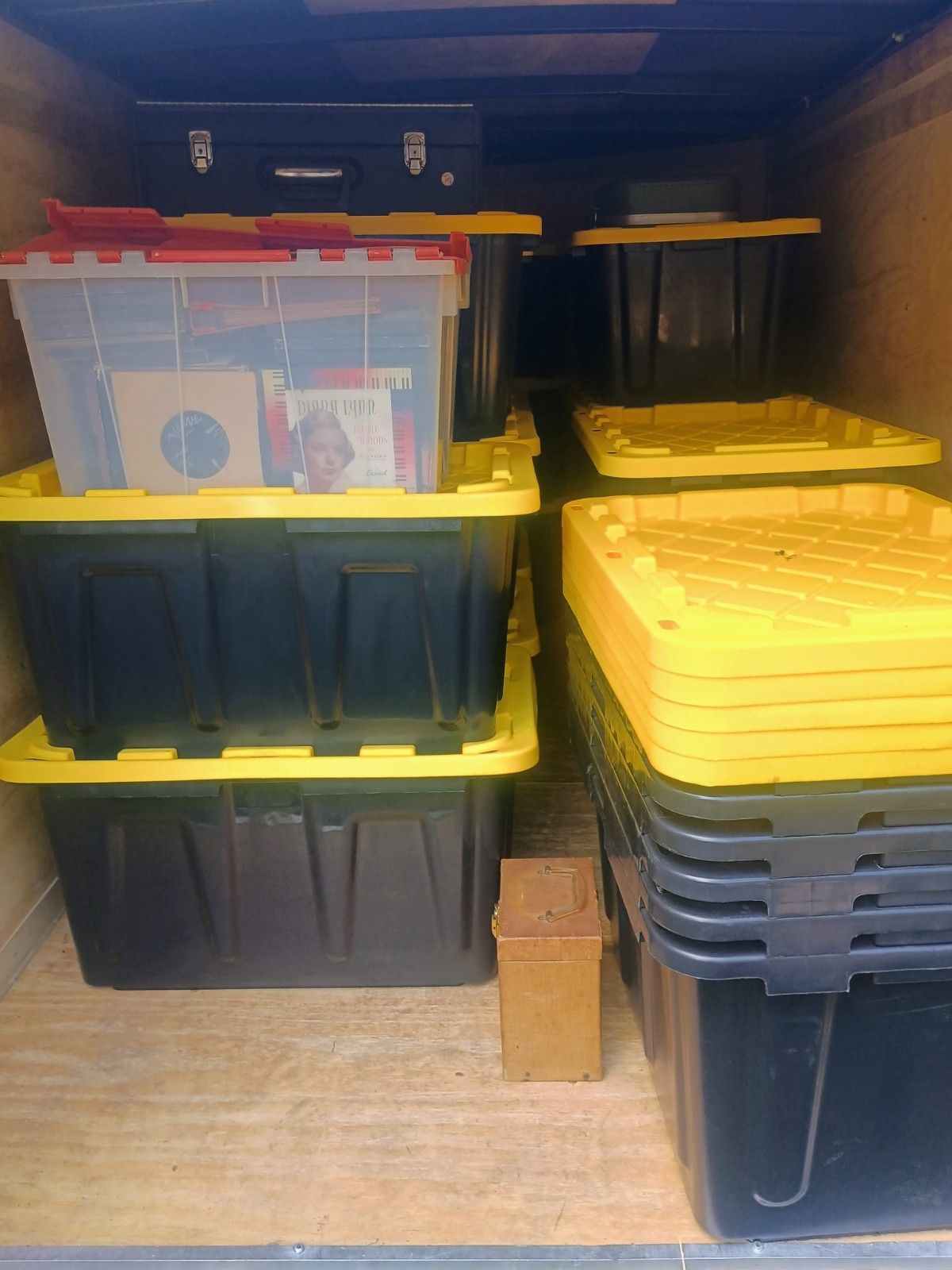 Collection Of 60000 45 Rpm Vinyl Records Lot Of 100 Collection Of 60000 45 Rpm Vinyl Records Lot Of 100