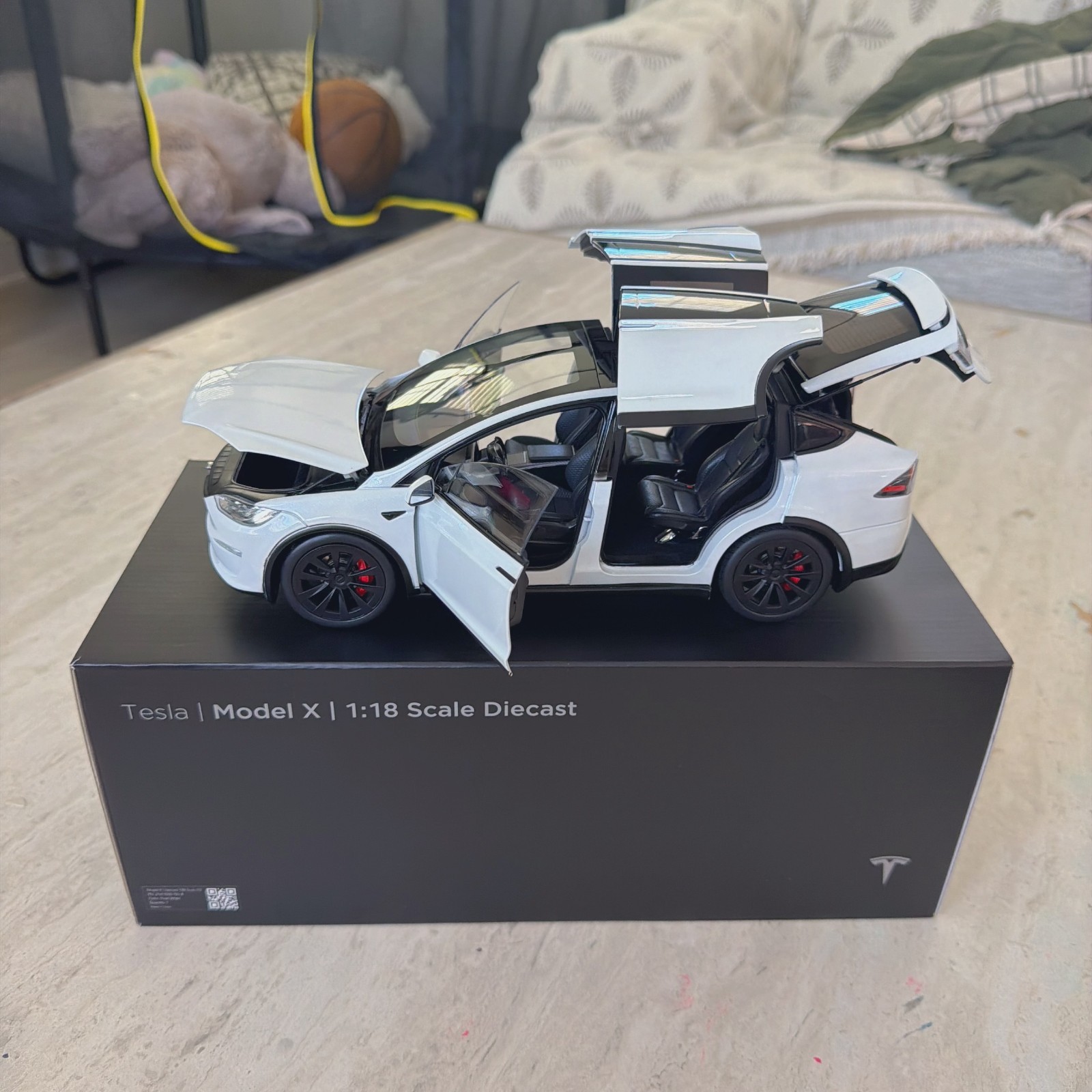 Original Tesla Diecast 1:18 Scale Model X Toy Car - New with Retail Box Original Tesla Diecast 1:18 Scale Model X Toy Car - New with Retail Box