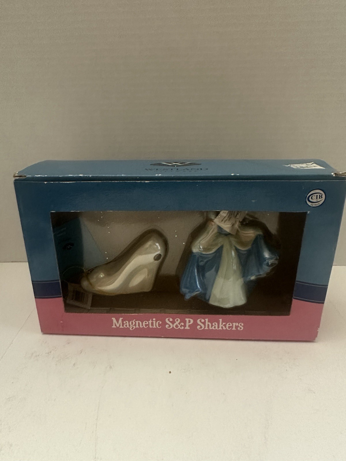 Westland Giftware Disney Cinderella Magnetic Salt & Pepper Shakers Set Westland Giftware Disney Cinderella Magnetic Salt & Pepper Shakers Set