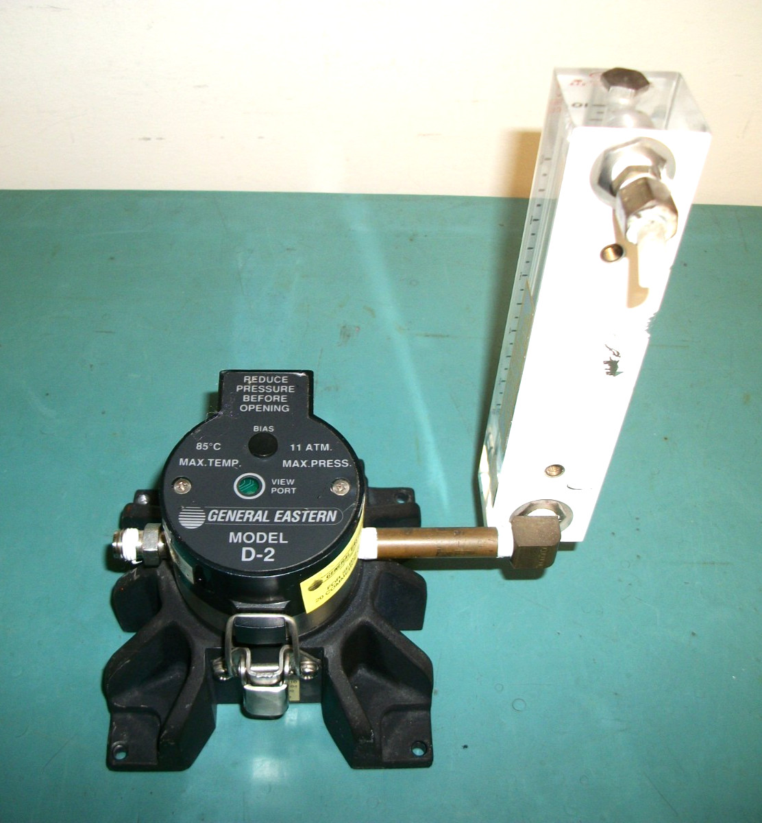 GENERAL EASTERN D-2 General 2-Stage Chilled-Mirror Dew/Frost Point Sensor.Clean