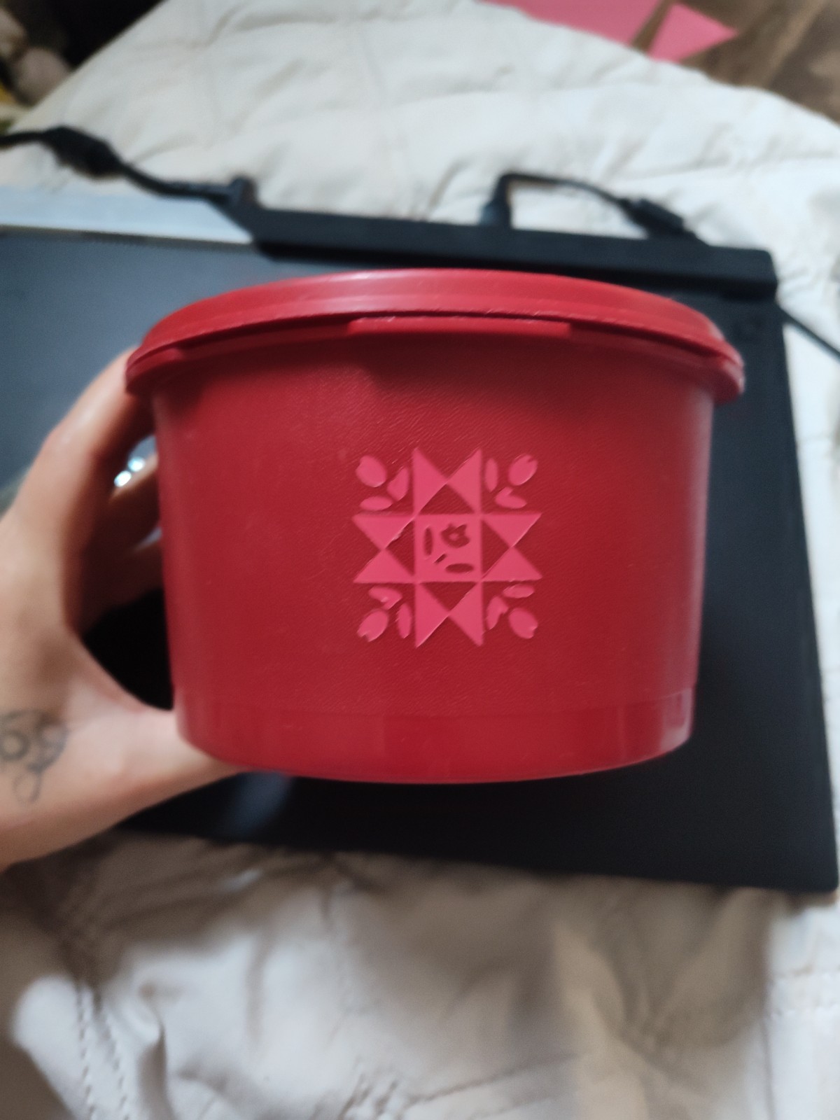 Vintage Tupperware Red Canister Tulip Quilt Pattern with Lid #810-26 / #1298-10