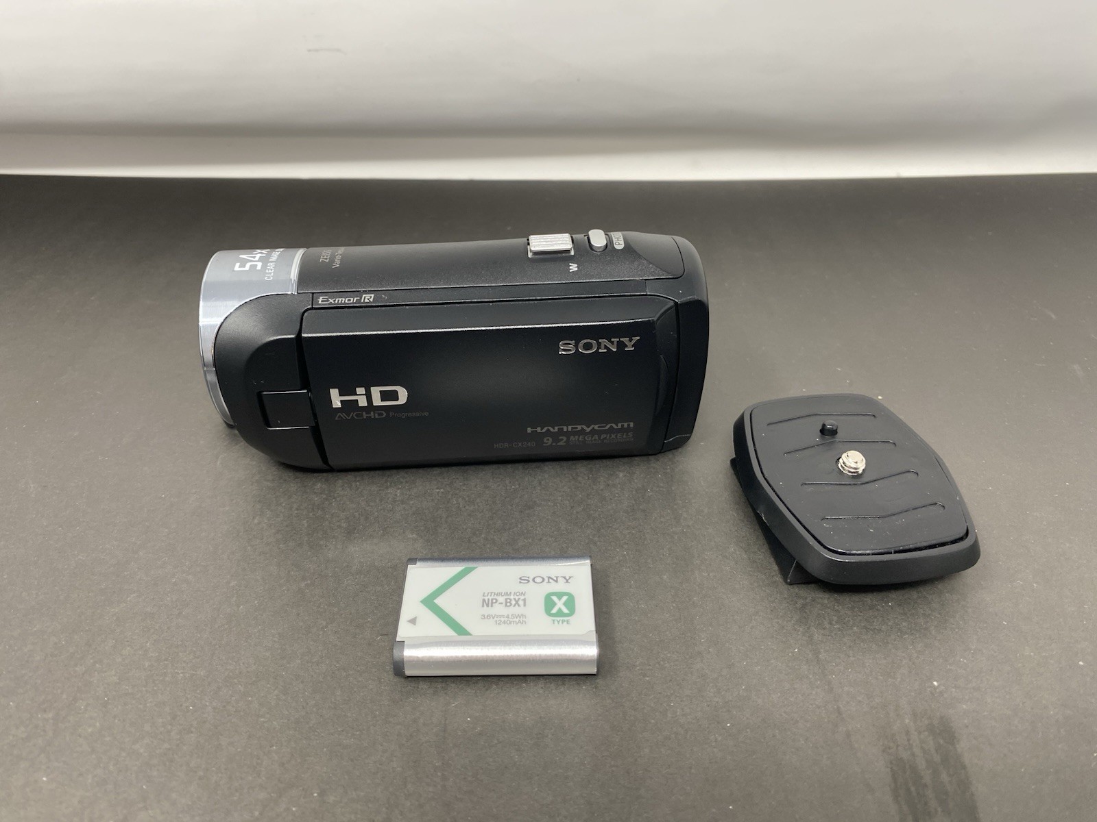 Sony Handycam HDR-CX240 (Black) Camcorder Built in USB Charger Sony Handycam HDR-CX240 (Black) Camcorder Built in USB Charger