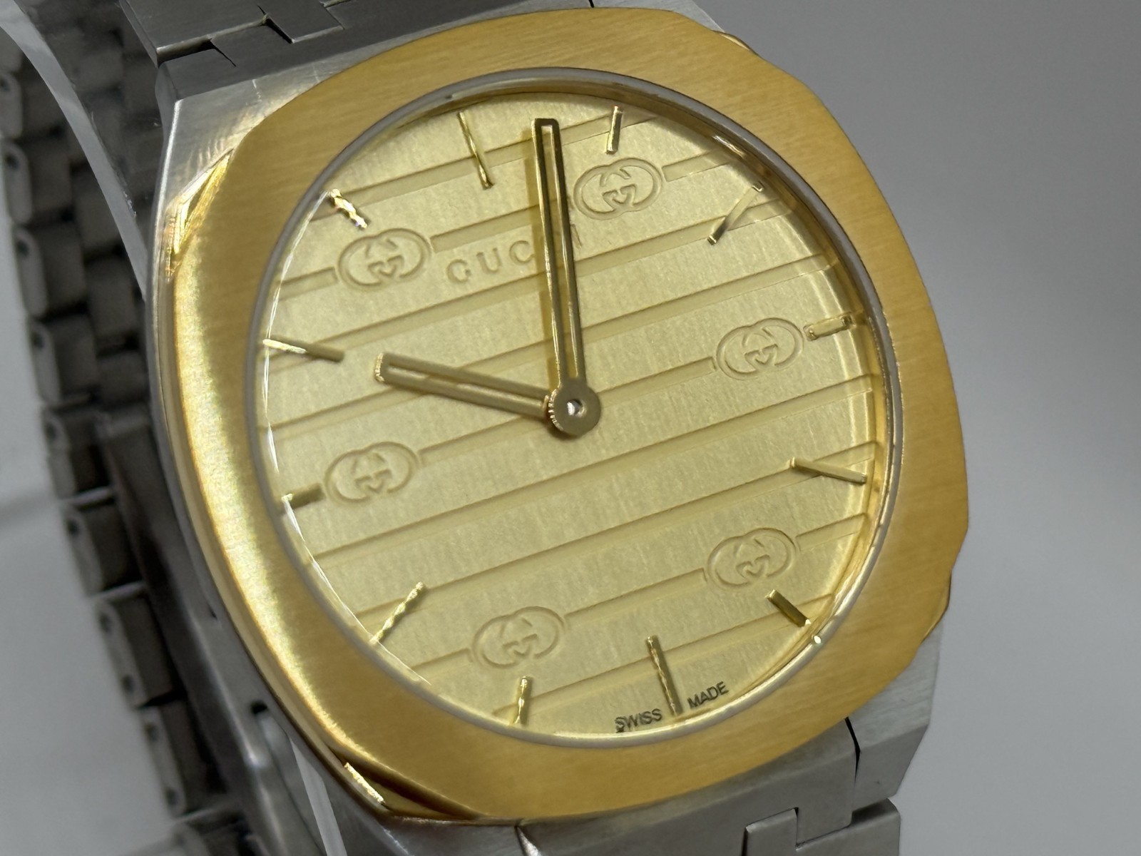 GUCCI 25H Quartz 34mm Gold Dial Stainless Steel Watch YA163403