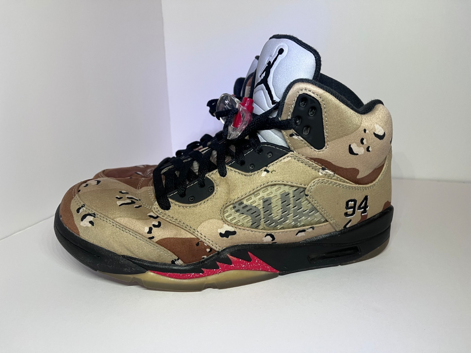 Supreme x Air Jordan 5 Retro Desert Camo Size 8.5 (824371-201)