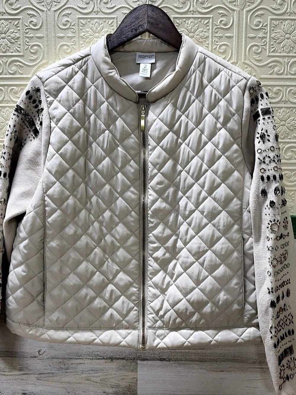 Zenergy by Chico\'s Embellished Quilted Bomber Jacket in White Size 2 equal XL Zenergy by Chico\'s Embellished Quilted Bomber Jacket in White Size 2 equal XL