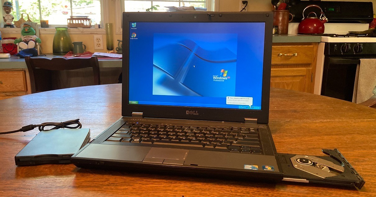 Dell E5410 Vintage Windows XP 32 Bit Laptop i3 2ghz 4gb 250gb DVD Floppy Drive Dell E5410 Vintage Windows XP 32 Bit Laptop i3 2ghz 4gb 250gb DVD Floppy Drive