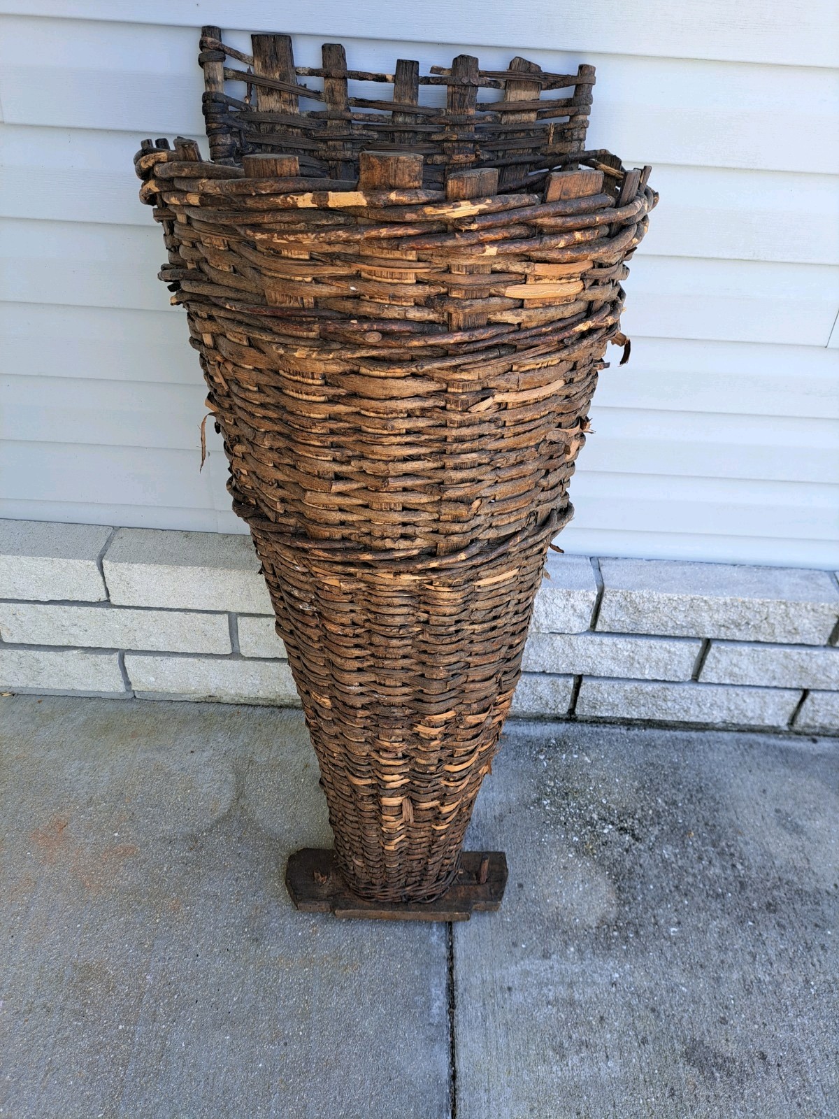 Rare ANTIQUE FRENCH GRAPE HARVEST BASKET Hand- Woven 1800\'s