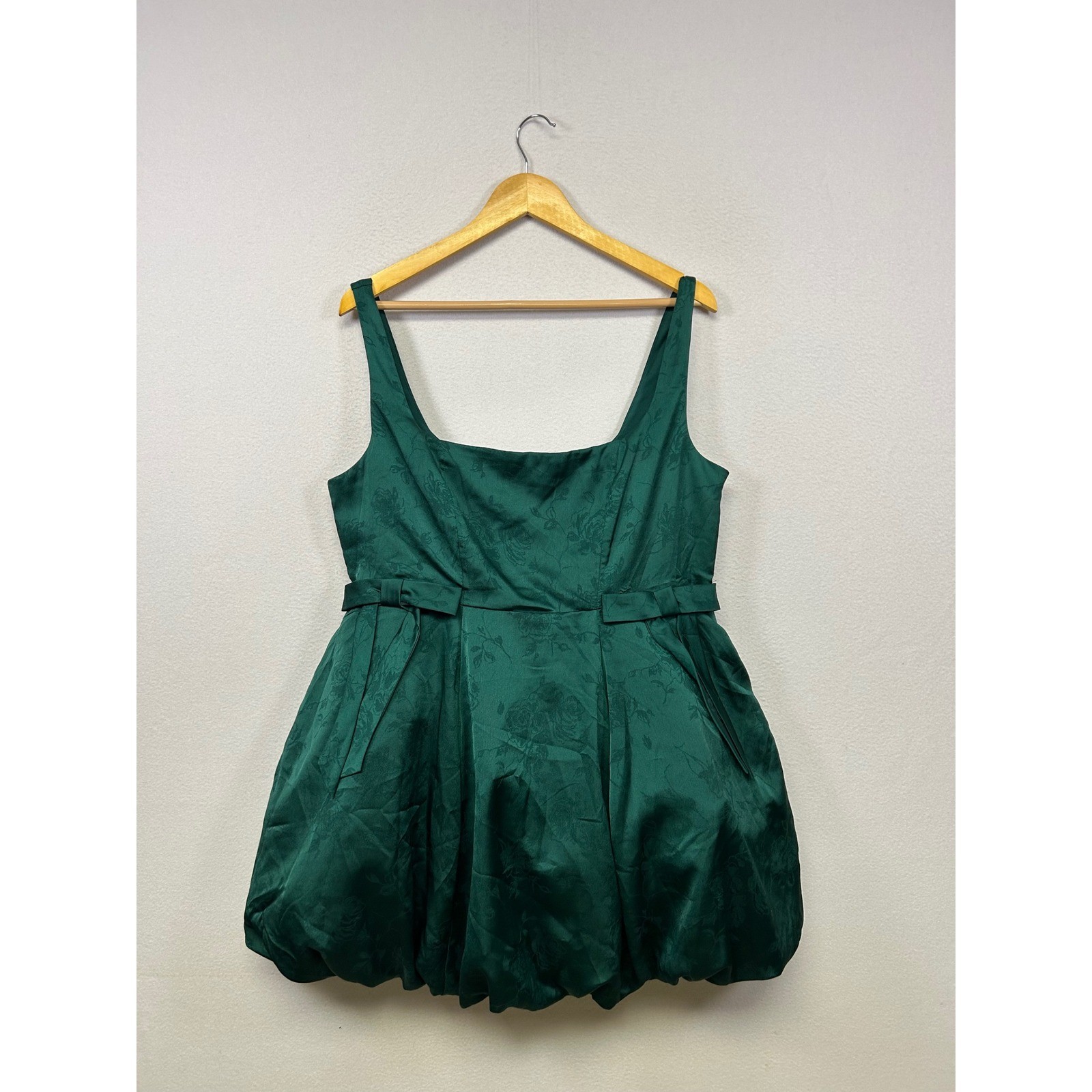 Coquette Francesca\'s NWT XL Emerald Green Floral Jacquard Bubble Hem Mini Dress
