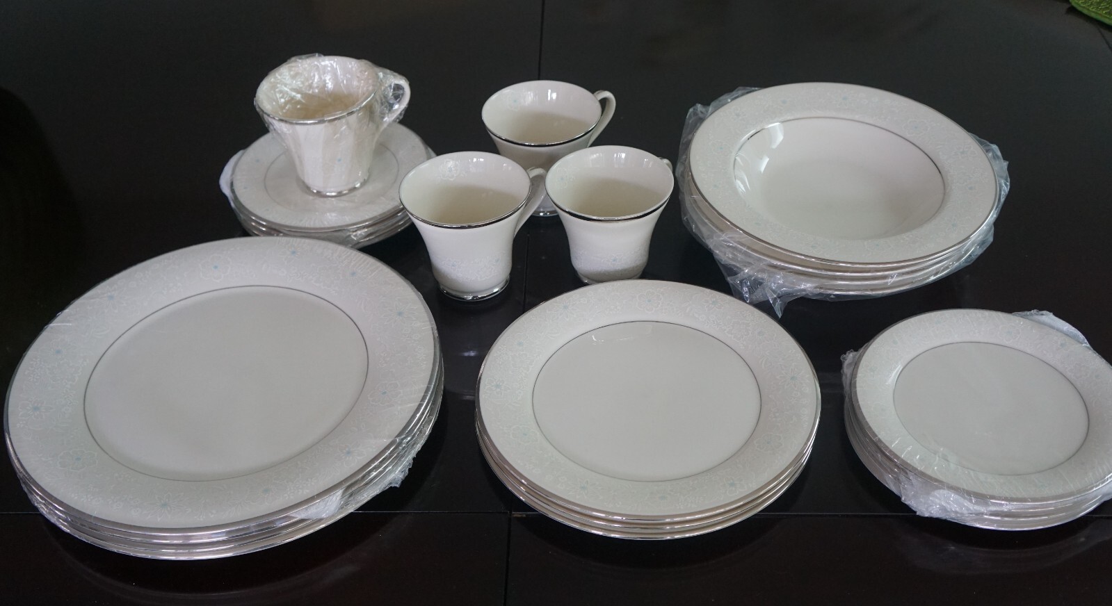 Vintage 24-Piece Service for 4 GORHAM Chantilly Lace Retired Pat Dishware Set