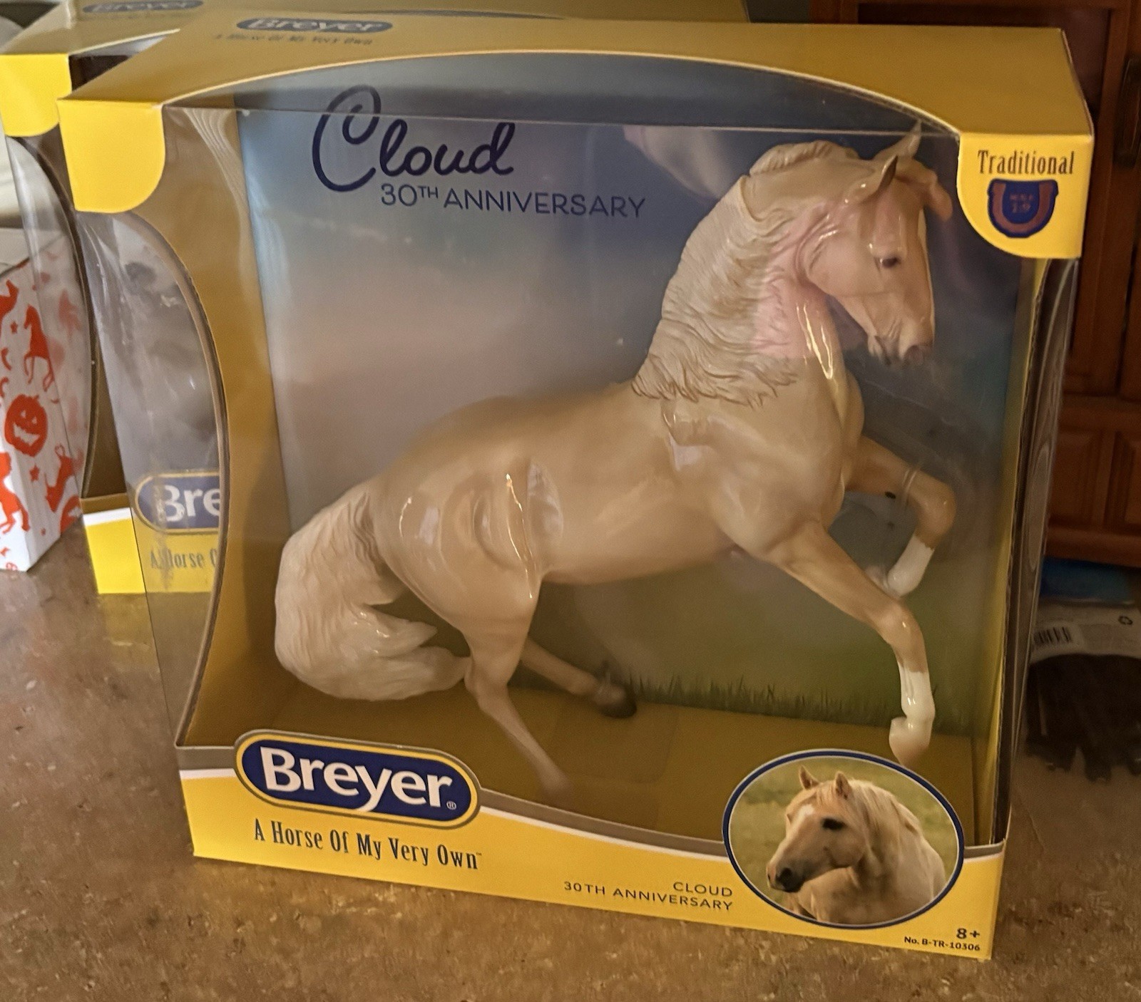 Breyer * Glossy Cloud * CCA 2026 Collector Club Traditional Model Horse Breyer * Glossy Cloud * CCA 2026 Collector Club Traditional Model Horse