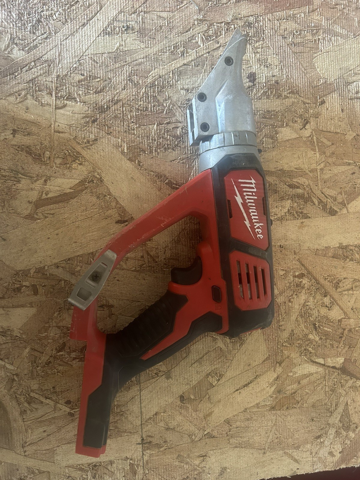 MILWAUKEE 2635-20 M18 CORDLESS 18 GAUGE DOUBLE CUT SHEAR TOOL ONLY Very Nice MILWAUKEE 2635-20 M18 CORDLESS 18 GAUGE DOUBLE CUT SHEAR TOOL ONLY Very Nice