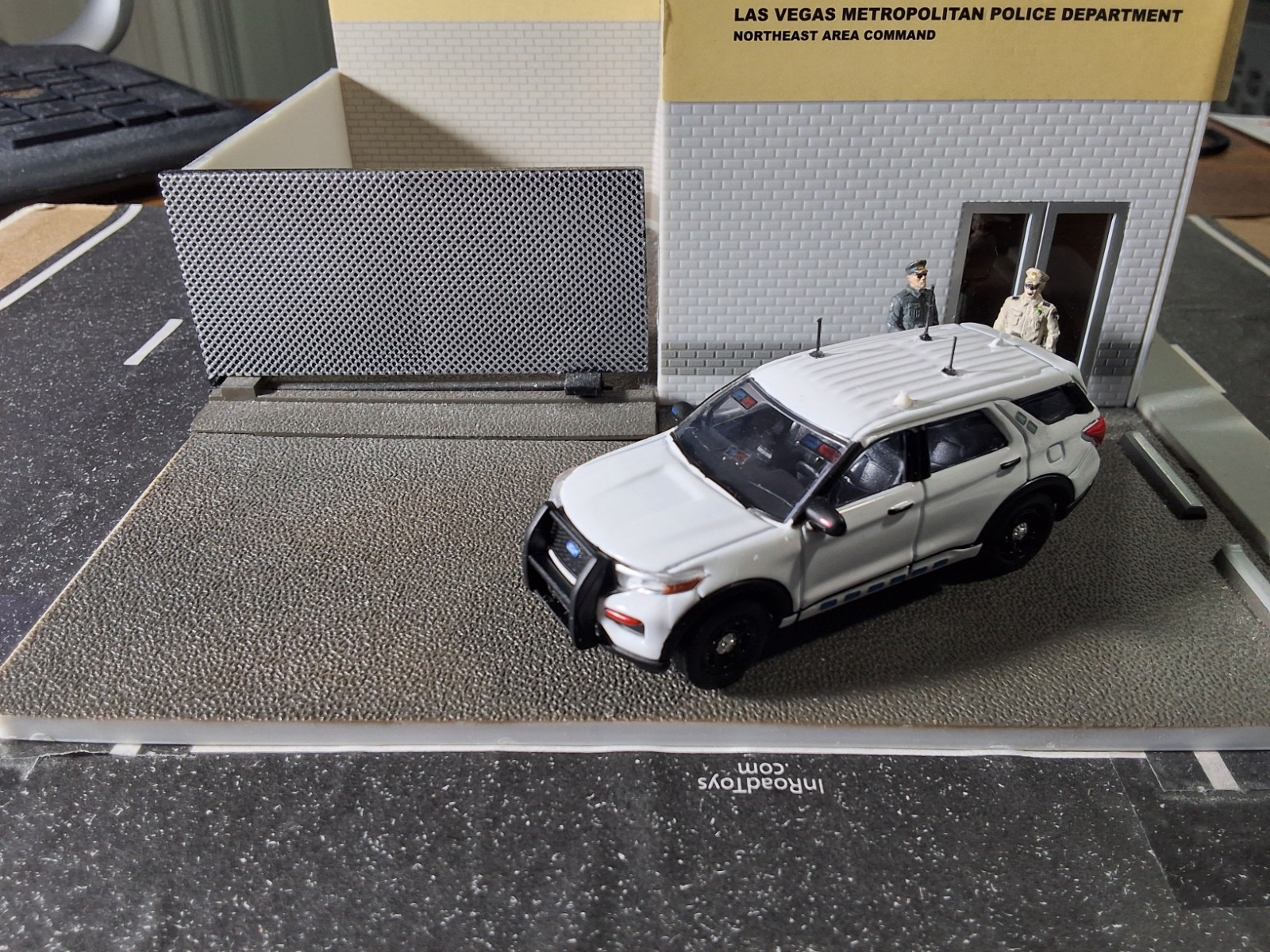 Greenlight Police Ford Interceptor Custom Slick Top unmarked special ops unit