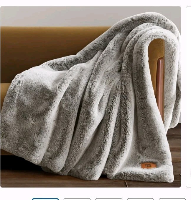 FRYE Luxe Faux Fur Luxury Throw, Reversible 60\ FRYE Luxe Faux Fur Luxury Throw, Reversible 60\