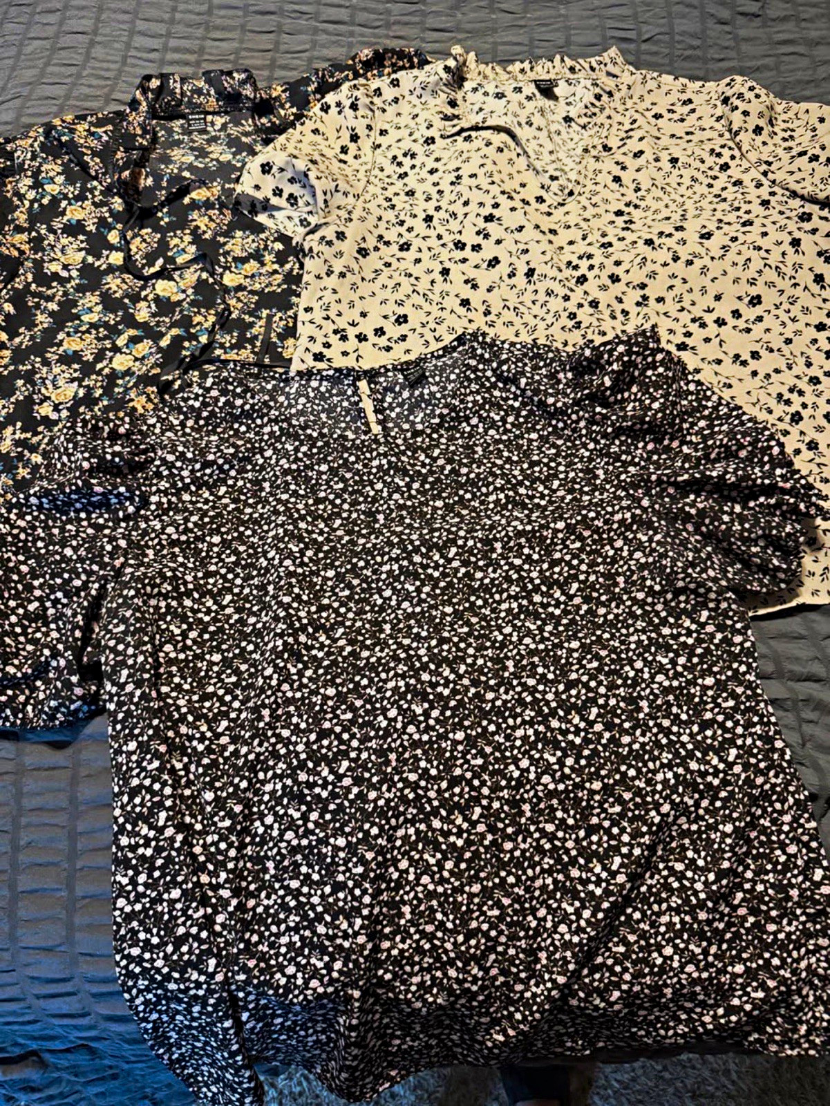 Womens Clothes Lot of 11- Size Medium -Large - Blouses Womens Clothes Lot of 11- Size Medium -Large - Blouses