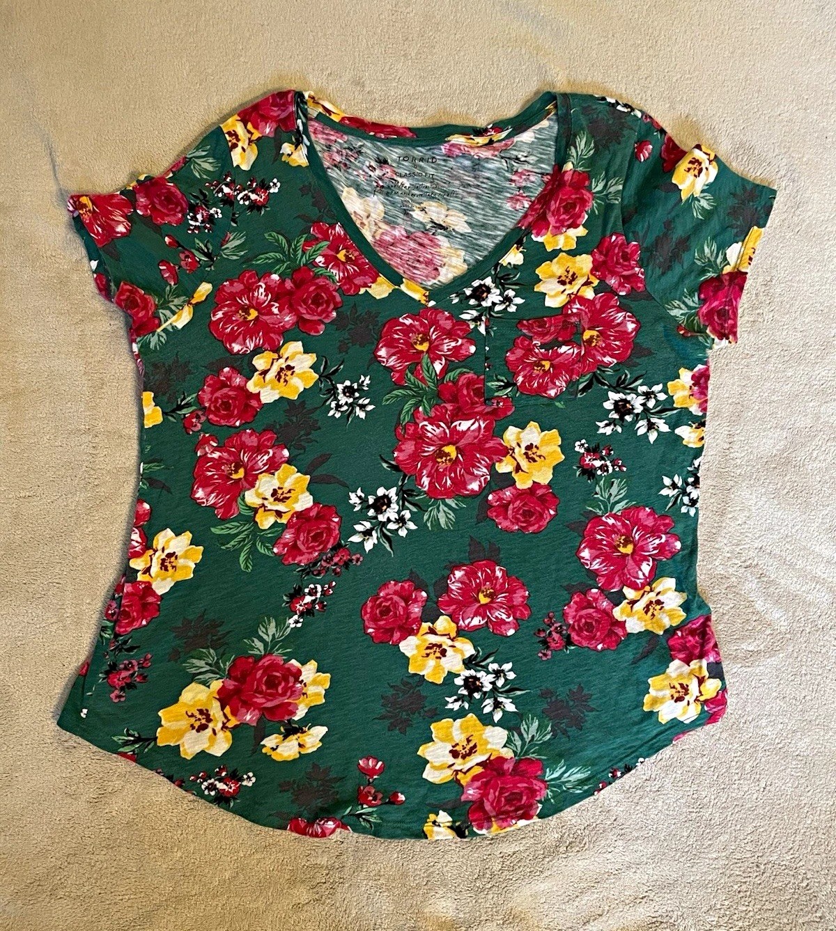 Torrid Women’s 0X Green Floral V-Neck Short Sleeve Knit Cotton T-Shirt Pocket Torrid Women’s 0X Green Floral V-Neck Short Sleeve Knit Cotton T-Shirt Pocket