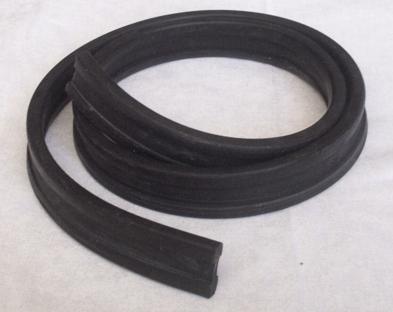 2467448 rubber hinge I beam door seal bus coach body panel MCI GMC RTS Nova MAN 2467448 rubber hinge I beam door seal bus coach body panel MCI GMC RTS Nova MAN