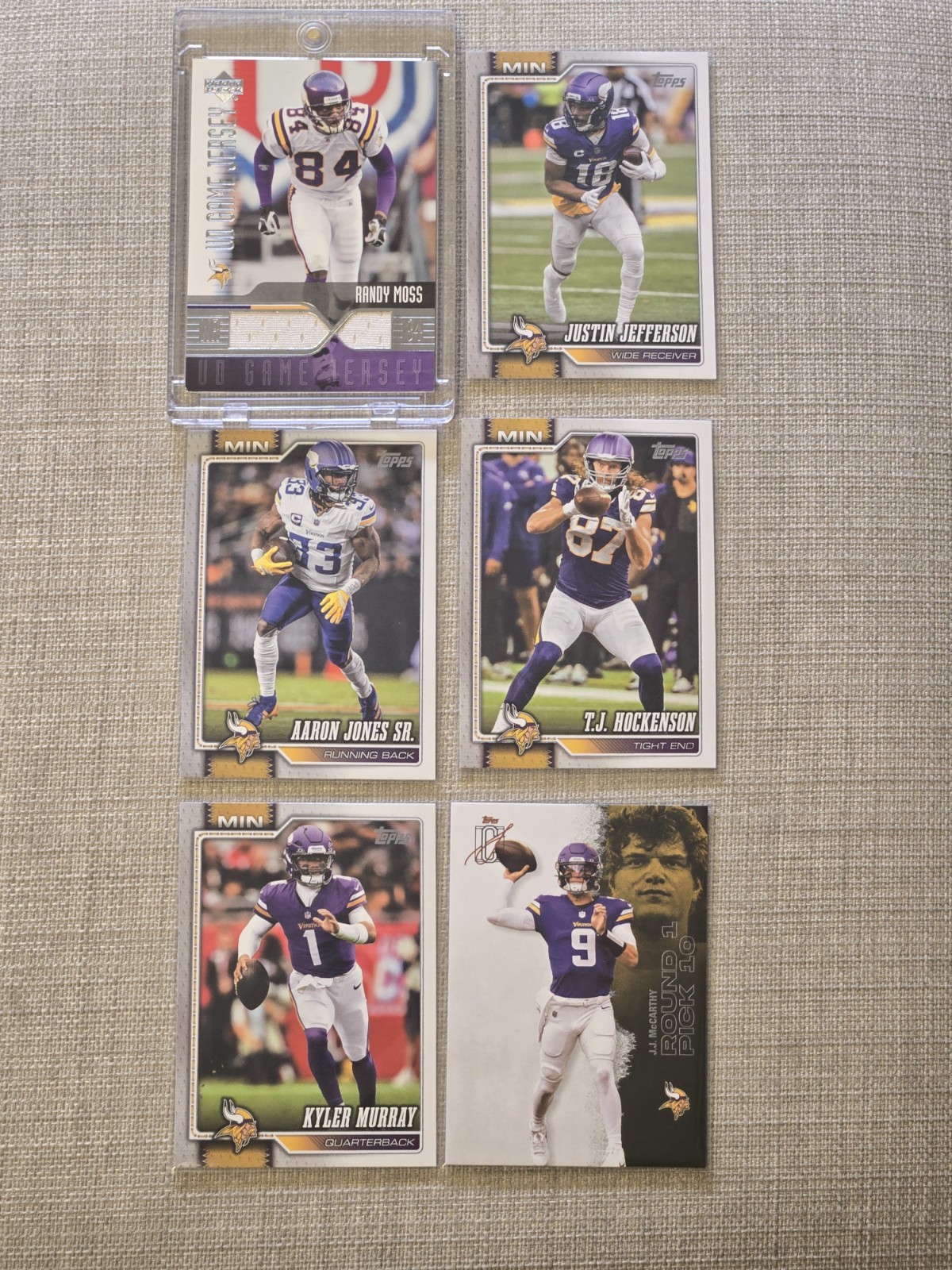 2004 Upper Deck - Ud Game Jersey Randy Moss #RM-GJ (MEM) 2004 Upper Deck - Ud Game Jersey Randy Moss #RM-GJ (MEM)