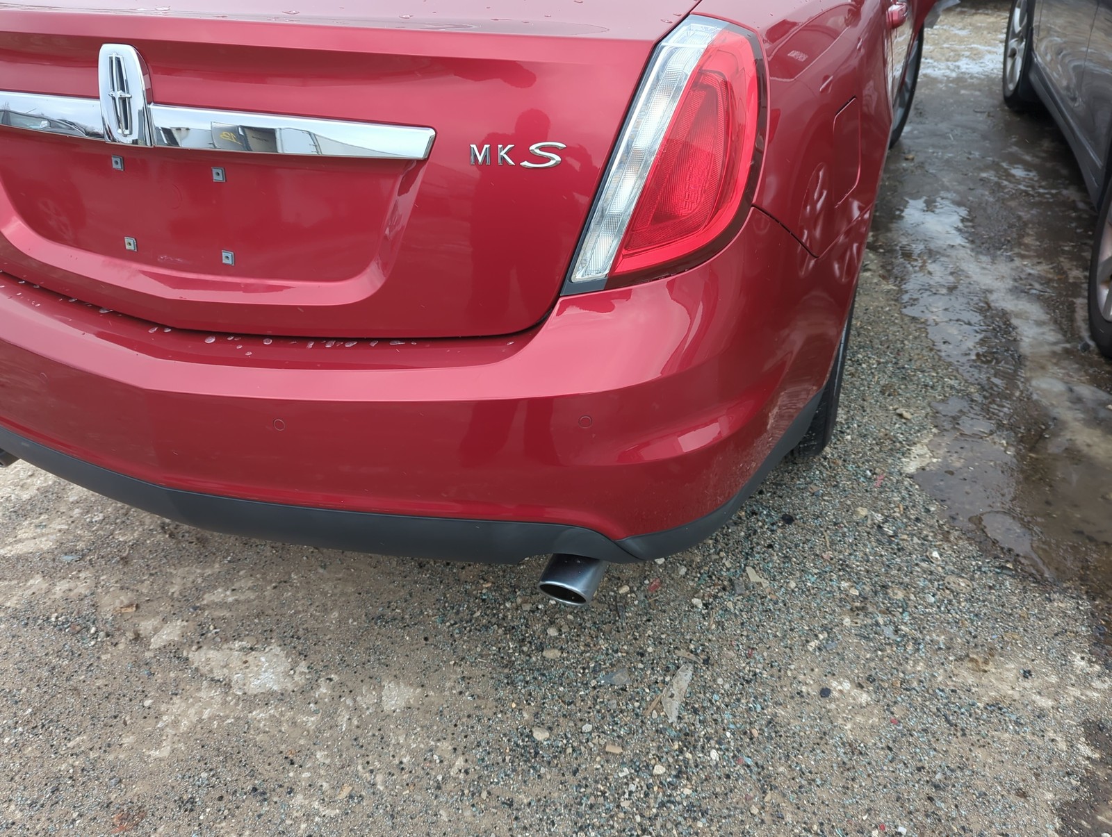 2010-2012 Lincoln Mks Rear Bumper Assembly Oem XHJ41 2010-2012 Lincoln Mks Rear Bumper Assembly Oem XHJ41
