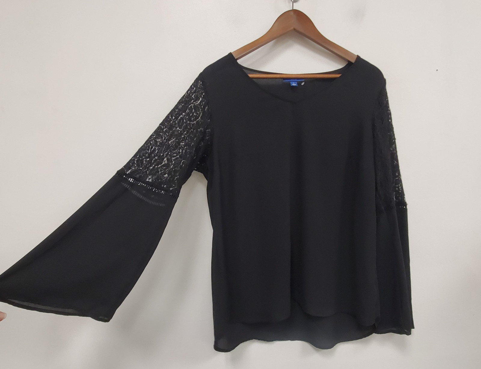 Apartment 9 Womens Lace Cutout Flare Sleeve V Neck Whimisgoth Top Size L Black