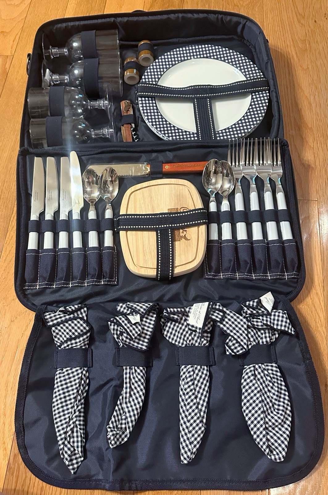 Rare Picnic at Ascot Picnic Set Chick-fil-A Nancy Lopez 2000 Tournament VIP Gift
