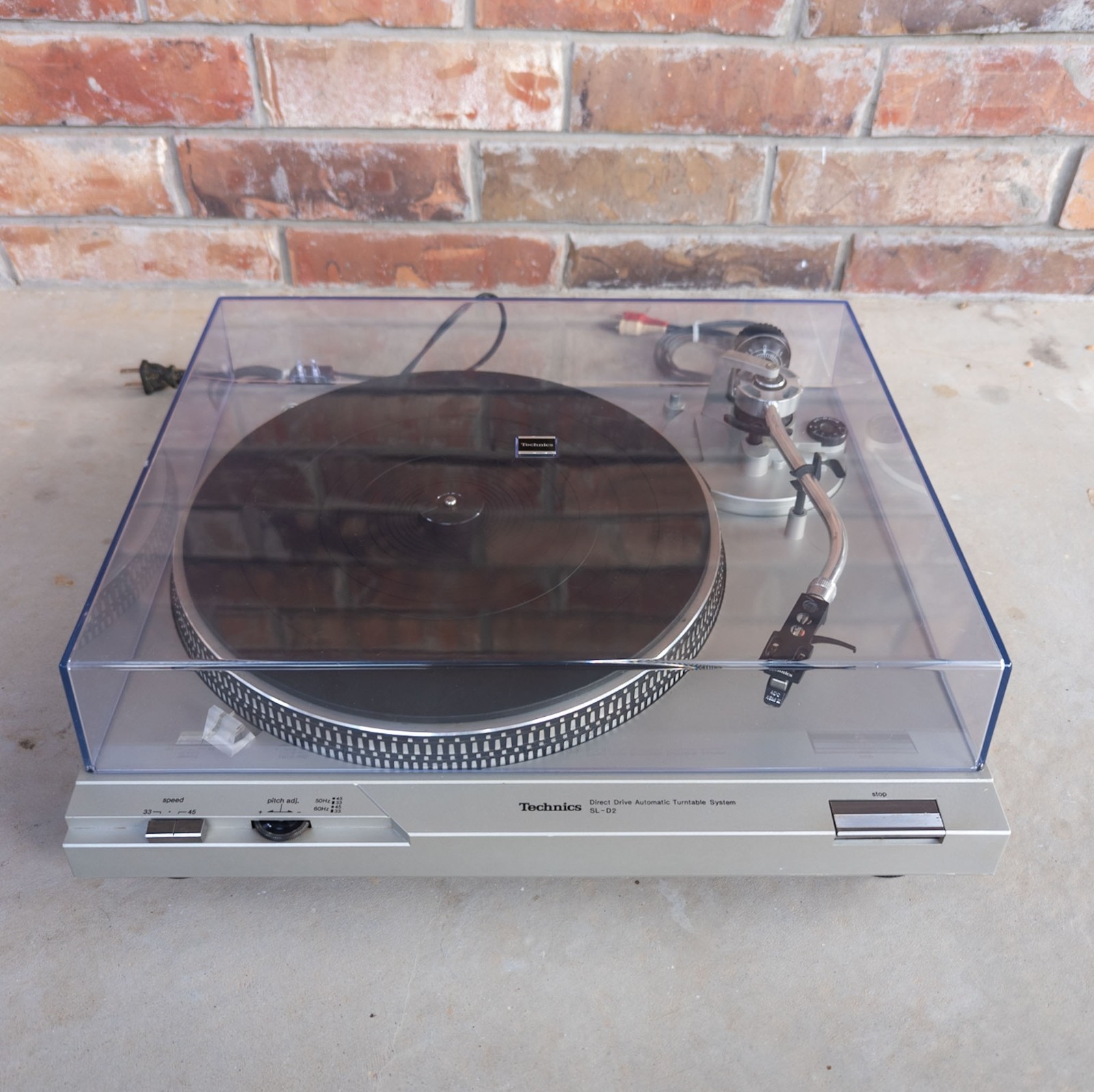 Technics SL-D2 Direct Drive Automatic Turnable w/ ADC XSM II Cartridge - Vintage