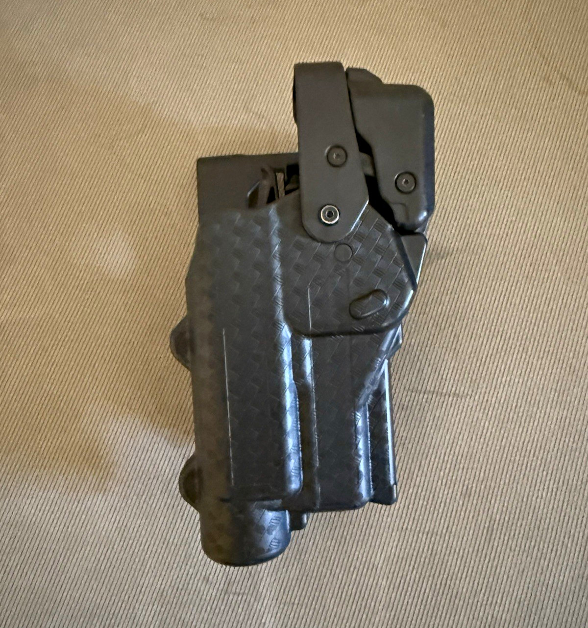 Alien gear rapid force Glock 17/19/45 basketweave used. No parts. Works perfect Alien gear rapid force Glock 17/19/45 basketweave used. No parts. Works perfect