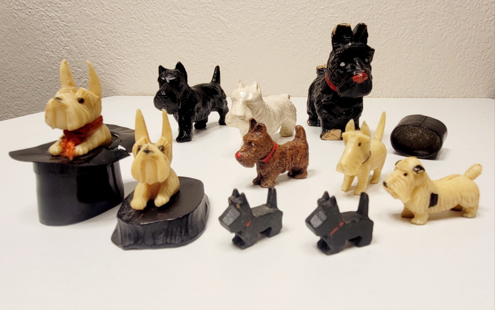 VINTAGE Scottie Dog LOT 10 Piece -  Scottish Terrier - Celluloid Wood Syroco